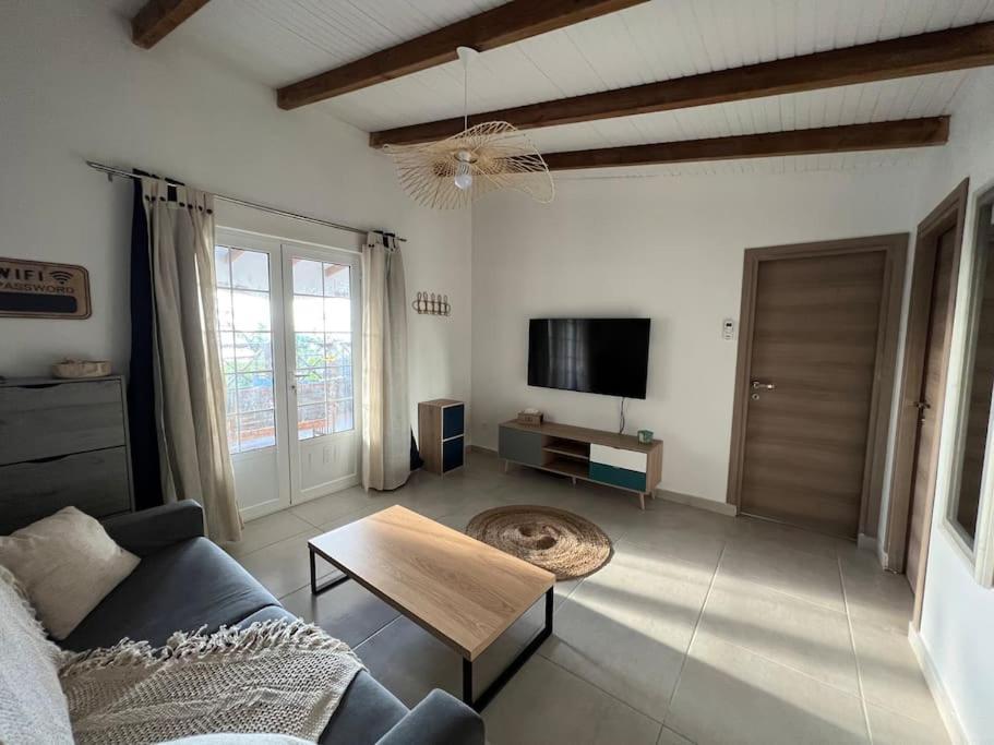 شقة Le Cosy Paletuvier Vieux-Bourg المظهر الخارجي الصورة